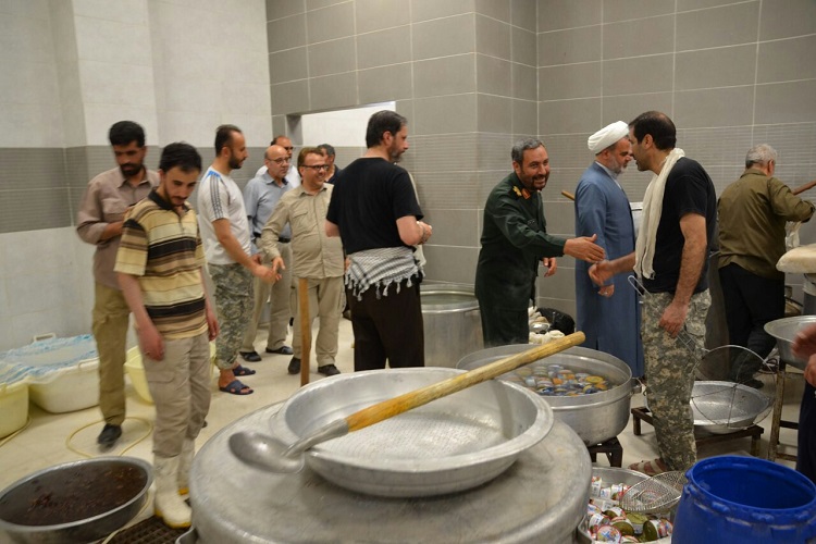 تصاویر خدمترسانی موکب حسینیه اعظم زنجان به سیلزدگان تصاویر خدمترسانی موکب حسینیه اعظم زنجان به سیلزدگان
