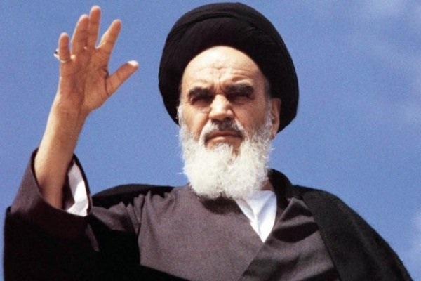 از روحیه کاریزماتیک امام خمینی(ره) تا هویت بخشی به جوامع اسلامی از روحیه کاریزماتیک امام خمینی(ره) تا هویت بخشی به جوامع اسلامی