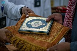 خلال رمضان.. توزيع 50 ألف نسخه من القرآن على قاصدي المسجد الحرام