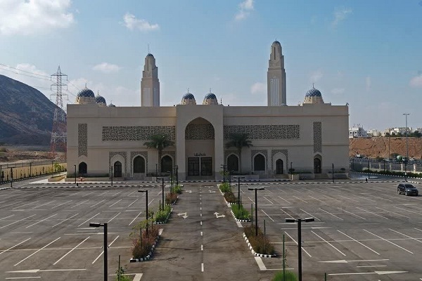 Largest Mosque for Shia Muslims Launched in Oman