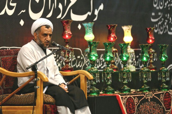 بازگشت به قرآن، راه‌حل مشکلات دنیای امروز است