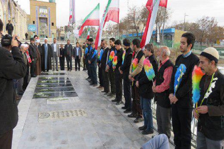 امامزاده سید ابراهیم(ع) زنجان غبارروبی و عطرافشانی شد