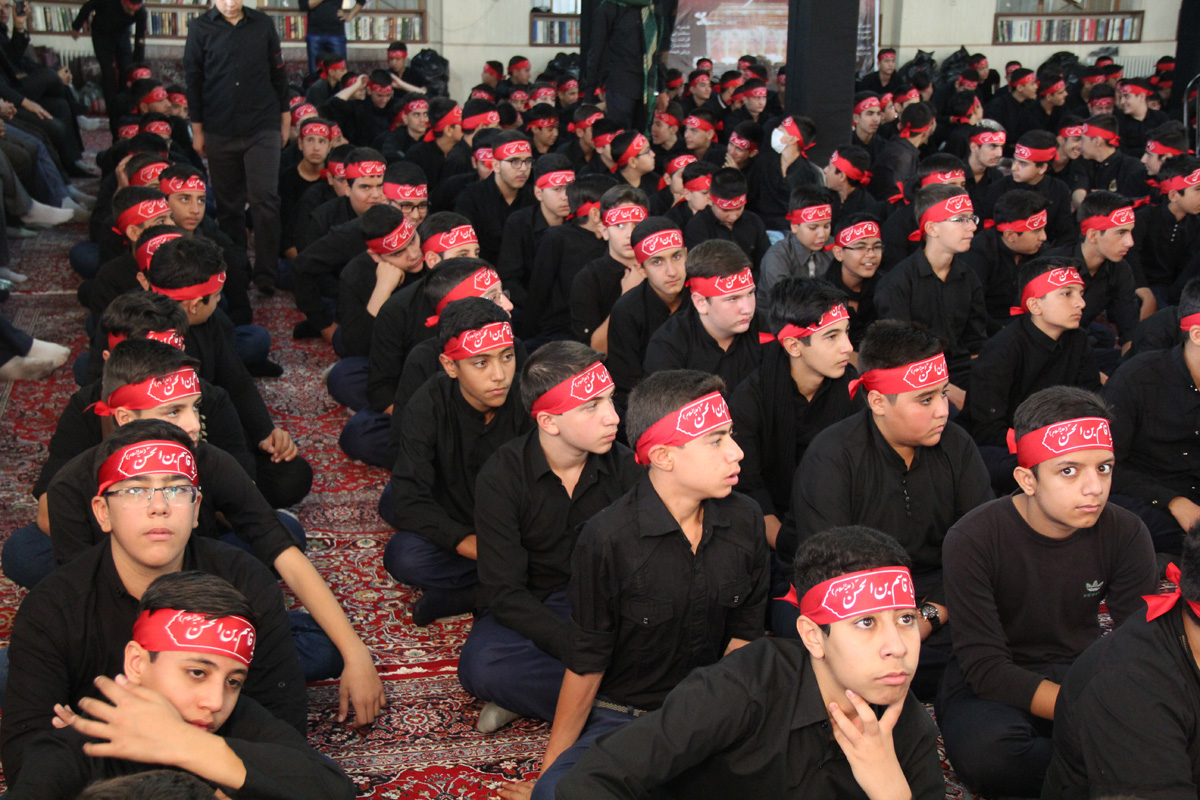 تجمع بزرگ احلی من العسل نوجوان حسینی