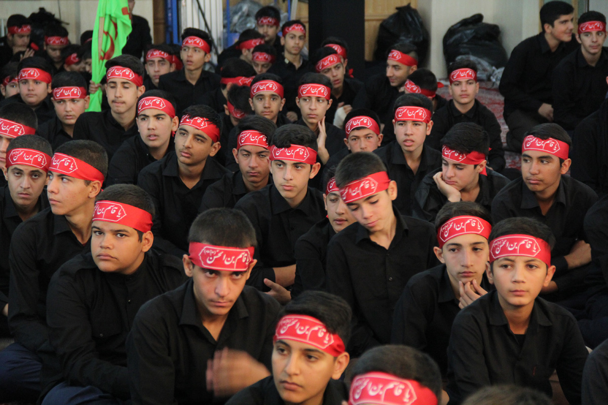 تجمع بزرگ احلی من العسل نوجوان حسینی