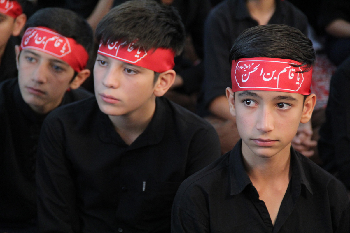 تجمع بزرگ احلی من العسل نوجوان حسینی