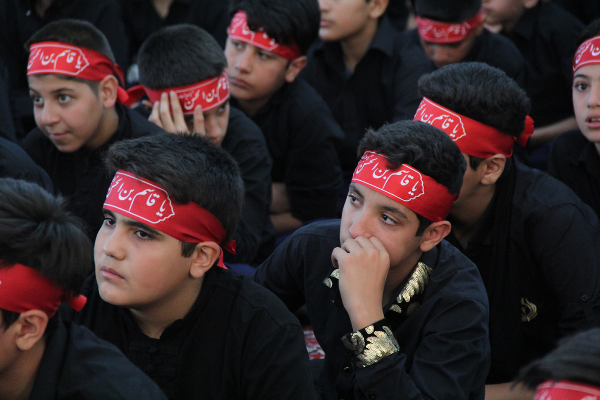 تجمع بزرگ احلی من العسل نوجوان حسینی