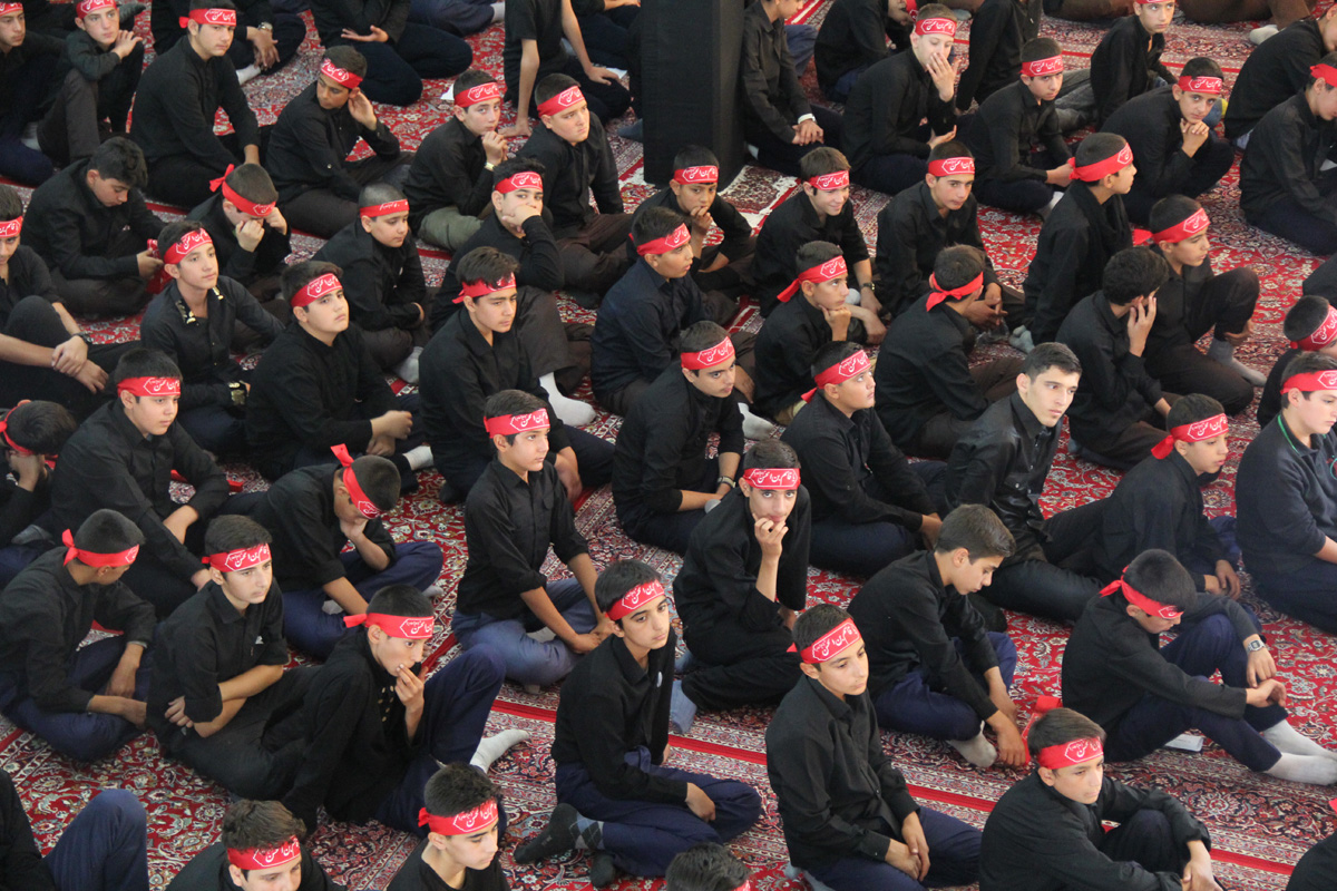 تجمع بزرگ احلی من العسل نوجوان حسینی