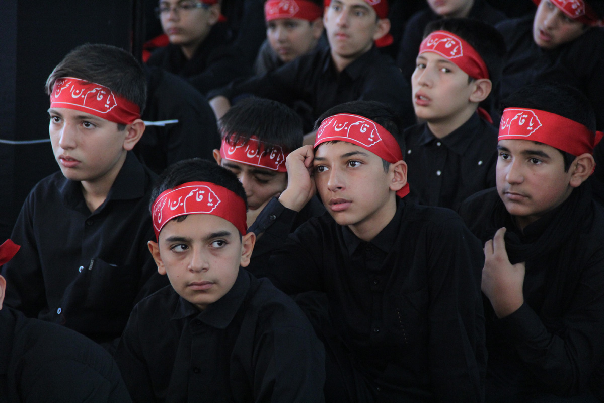 تجمع بزرگ احلی من العسل نوجوان حسینی
