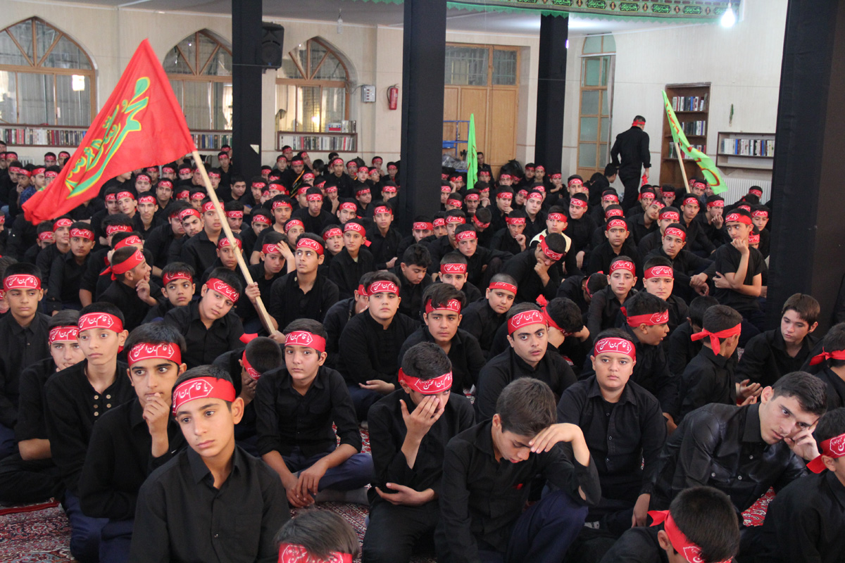 تجمع بزرگ احلی من العسل نوجوان حسینی