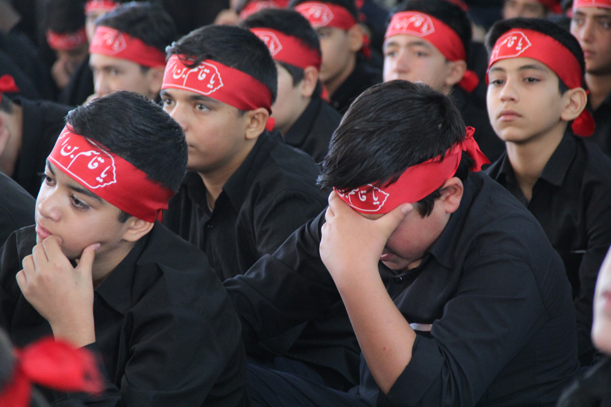 تجمع بزرگ احلی من العسل نوجوان حسینی