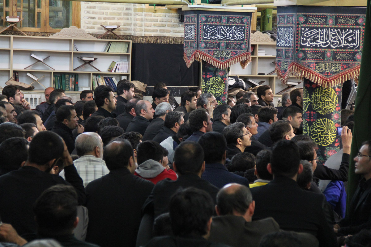 عزاداری عاشقان حسینی در زینبیه اعظم زنجان