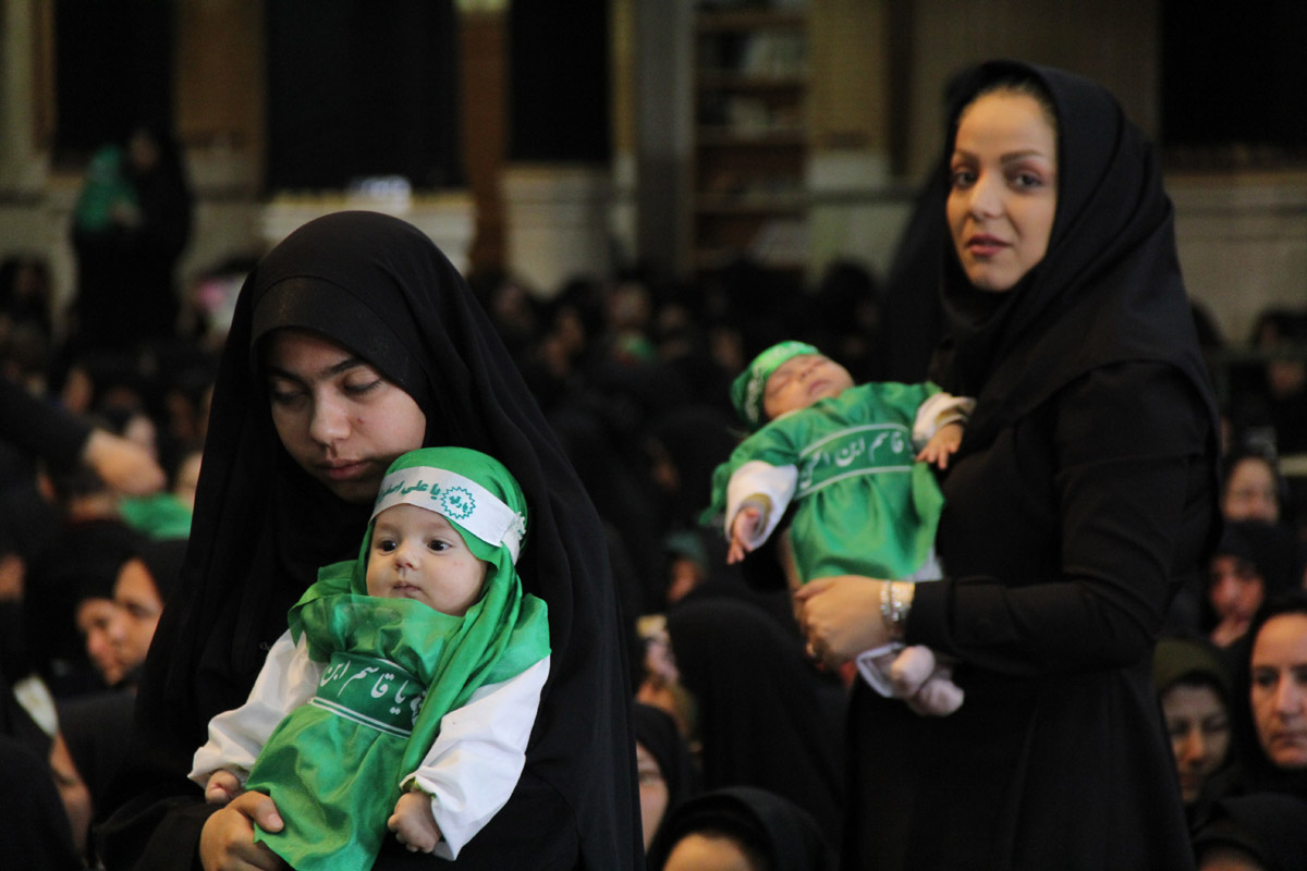 همایش شیرخوارگان حسینی در روز نهم محرم