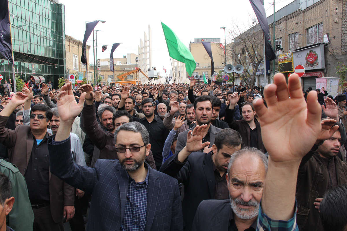 دسته حسینیه اعظم زنجان در روز اربعین