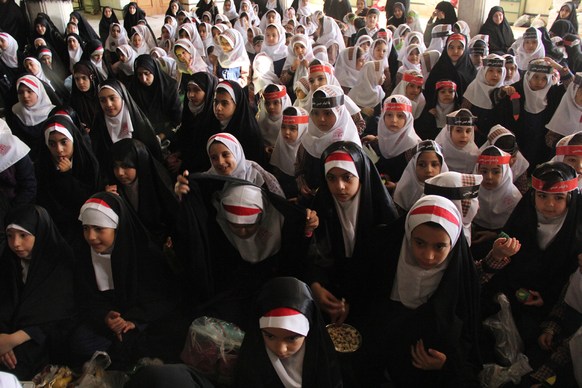 سوگواری دانش آموزان قرآنی زنجان در آستانه ۲۸ صفر