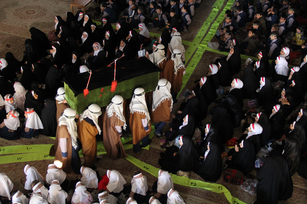 سوگواری دانش آموزان قرآنی زنجان در آستانه ۲۸ صفر