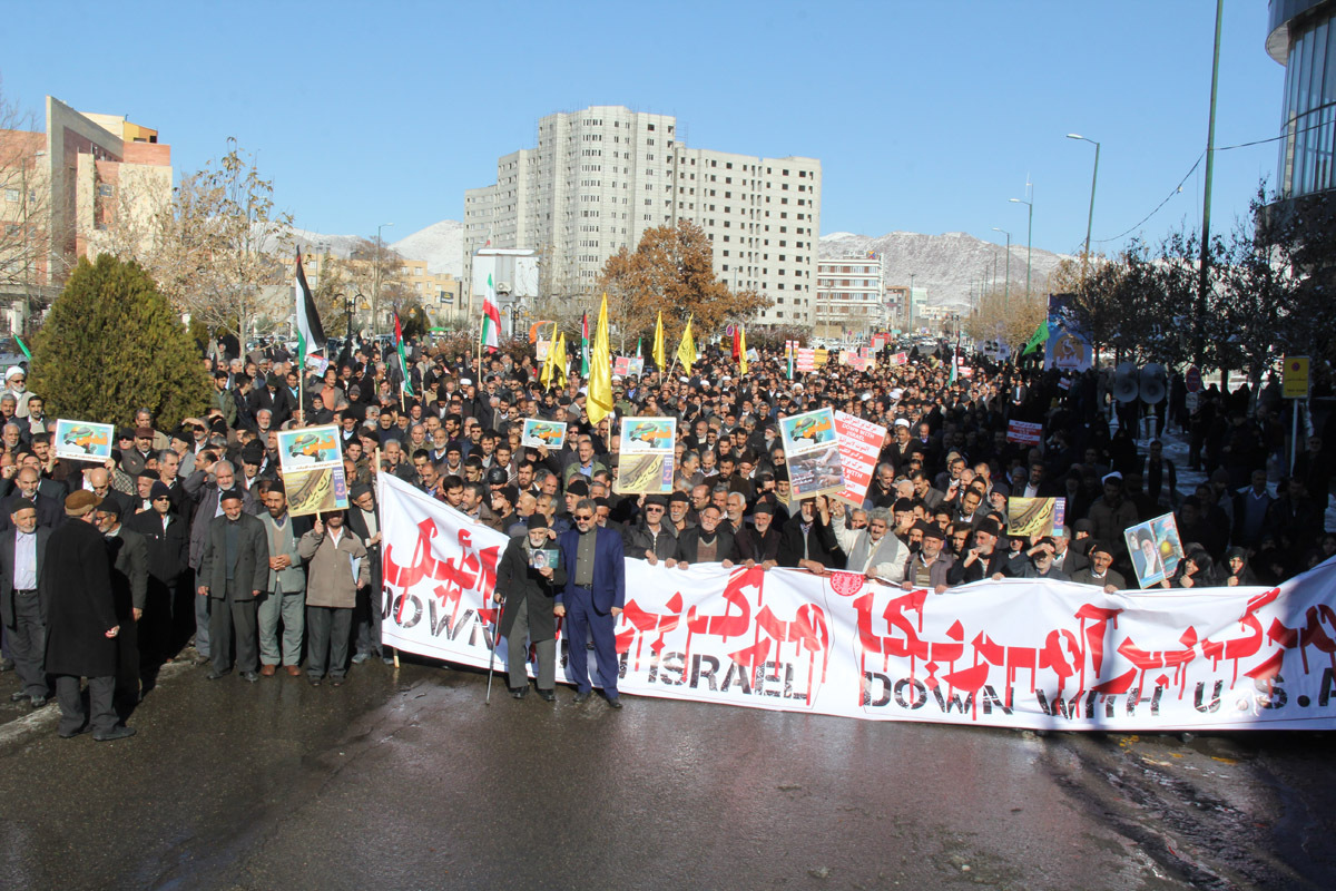 راهپیمایی نماز گزاران زنجانی در حمایت از مردم مظلوم فلسطین