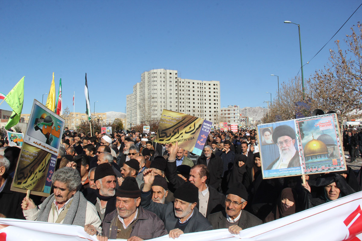 راهپیمایی نماز گزاران زنجانی در حمایت از مردم مظلوم فلسطین