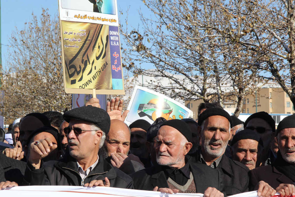 راهپیمایی نماز گزاران زنجانی در حمایت از مردم مظلوم فلسطین