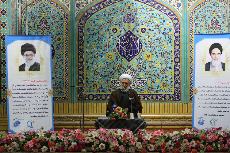 همایش طلاب و روحانیون در زنجان به روایت تصویر