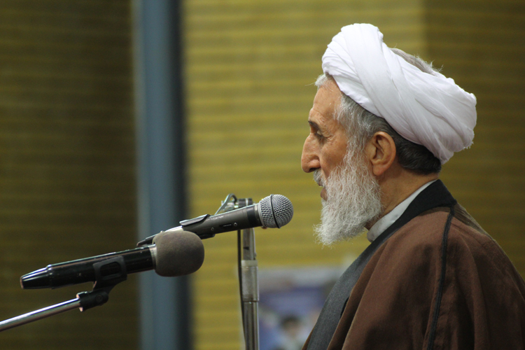 همایش طلاب و روحانیون در زنجان به روایت تصویر