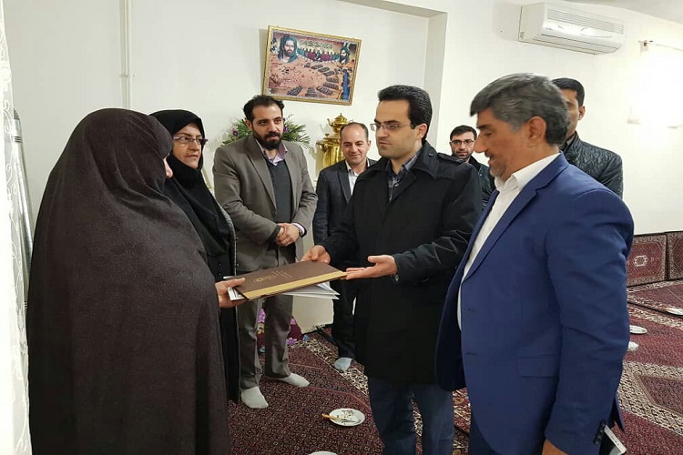 پیروزی و استمرار انقلاب؛ ارمغان خون شهدا