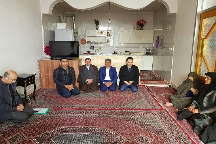 پیروزی و استمرار انقلاب؛ ارمغان خون شهدا