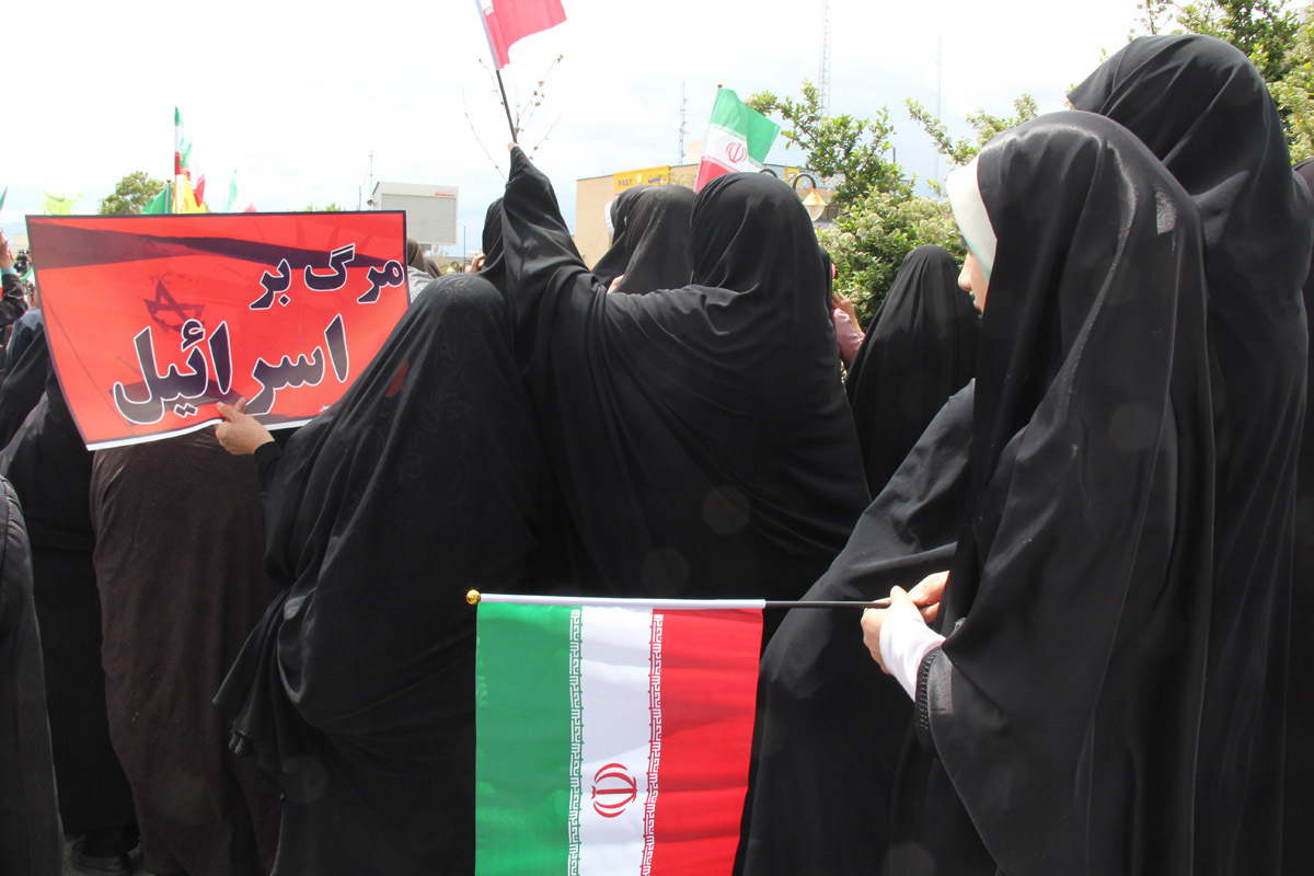 راهپیمایی نمازگزاران زنجانی در اعتراض به خروج آمریکا از برجام