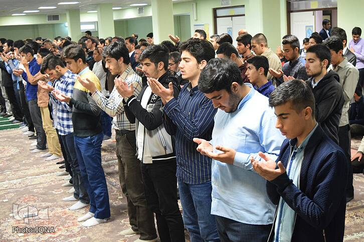 لزوم آشنایی دانش‌آموزان با نظام آموزش دینی