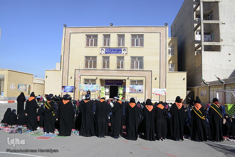 لزوم توجه به دانش‌آموزان خانواده‌های ایثارگران و شهدا