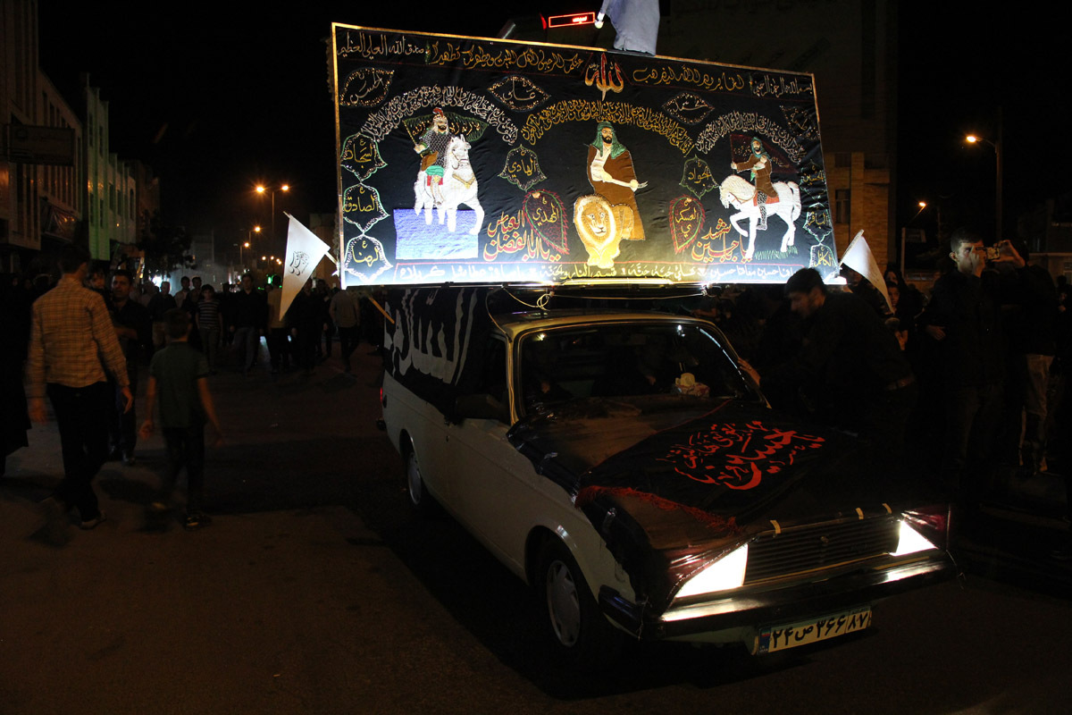 گزارش تصویری از دسته عزاداری چلچراغ مسجد عباسیه زنجان