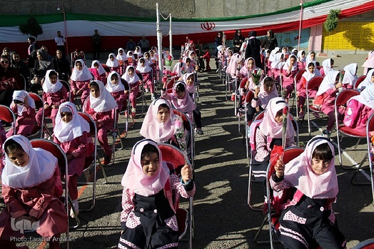 ۱۹ هزار نوآموز زنجانی وارد مدارس شدند