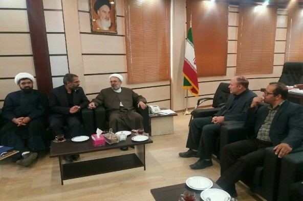 رسیدگی به محرومین وظیفه همگانی است