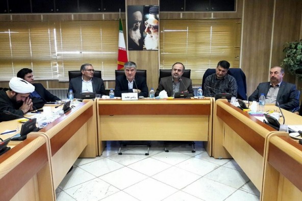 کشور وارد یک جنگ تمام عیار اقتصادی با دشمنان شده است