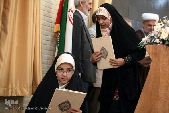 حافظ قرآن ۱۵ ساله جواز مربیگری قرآن را کسب کرد