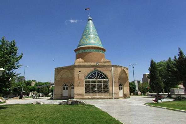 لزوم استفاده از ظرفیت بقاع متبرکه در جذب گردشگر