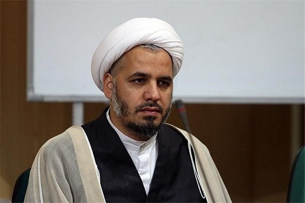 مهجور ماندن قرآن جامعه را مقابل دشمن نفوذ‌پذیر می‌کند