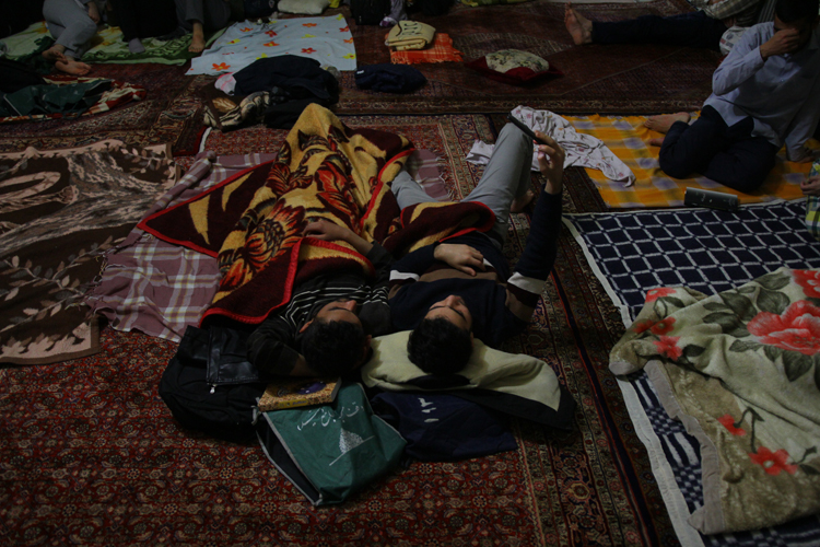 جلوه&zwnj;های بندگی در شب سال نو