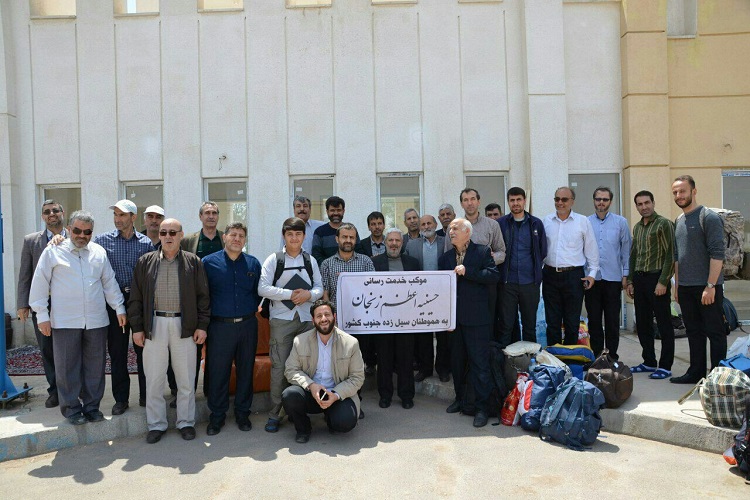 تصاویر خدمت‌رسانی موکب حسینیه اعظم زنجان به سیل‌زدگان