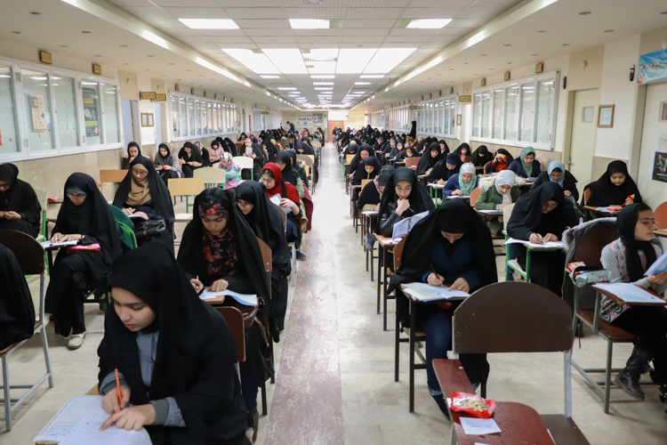 گزارش تصویری آزمون قرآن و عترت در زنجان