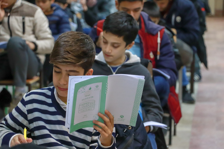 گزارش تصویری آزمون قرآن و عترت در زنجان