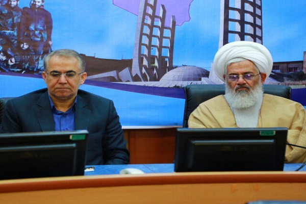 تقدیر امام جمعه و استاندار زنجان از حماسهسازی مردم در 22 بهمن تقدیر امام جمعه و استاندار زنجان از حماسهسازی مردم در 22 بهمن