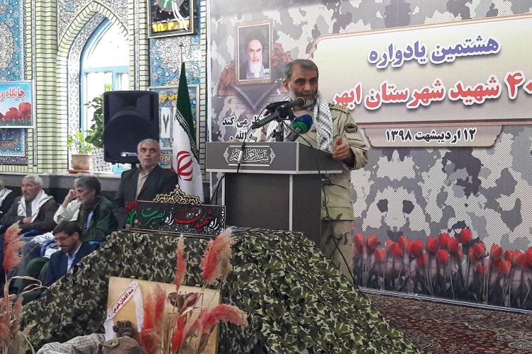 دشمن مرزهای اخلاقی و اعتقادی کشور را نشانه گرفته است