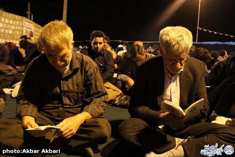 برگزاری مراسم شب‌های احیا در جوار مزار شهدای زنجان