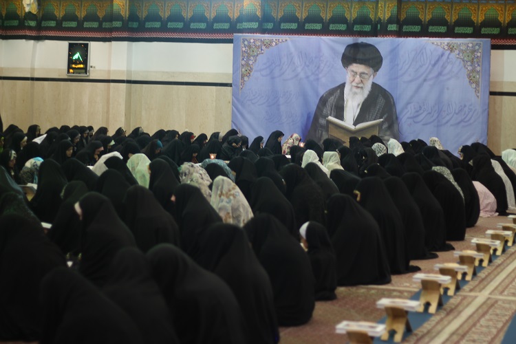 مراسم جمع‌خوانی قرآن در حسینیه اعظم زنجان به روایت تصویر