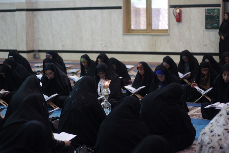 مراسم جمع‌خوانی قرآن در حسینیه اعظم زنجان به روایت تصویر