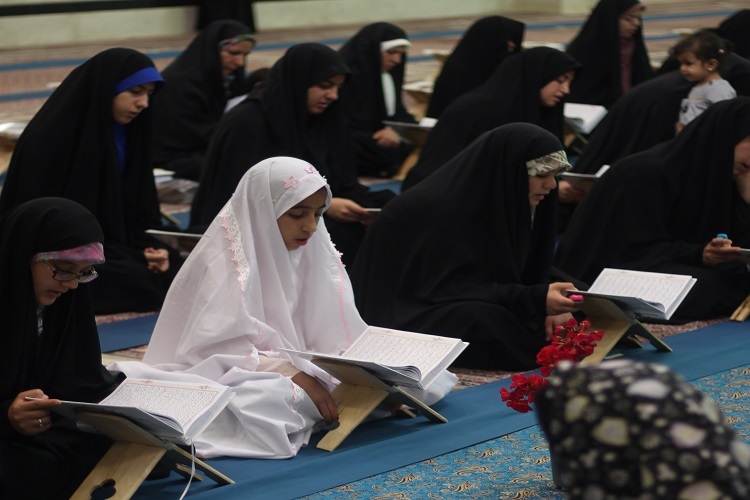 مراسم جمع‌خوانی قرآن در حسینیه اعظم زنجان به روایت تصویر