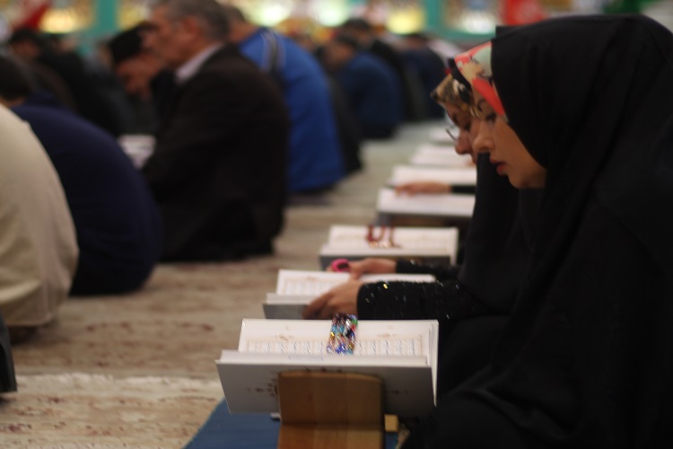 مراسم جمع‌خوانی قرآن در حسینیه اعظم زنجان به روایت تصویر