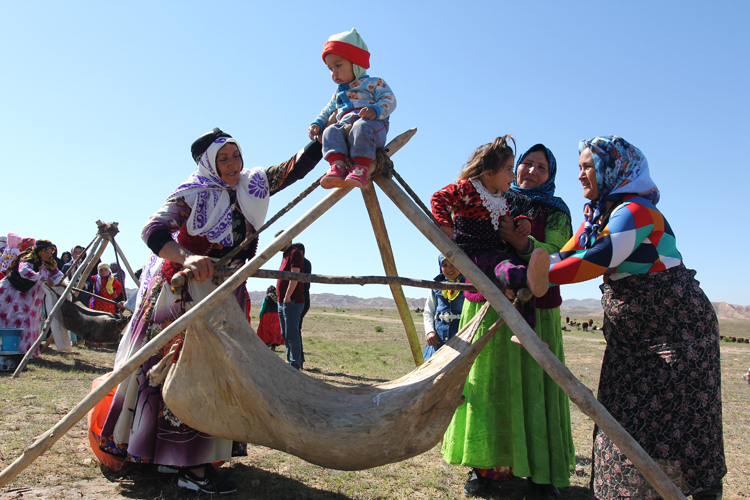 یادی از بازی‌های بومی در عصر زندگی‌های موبایلی