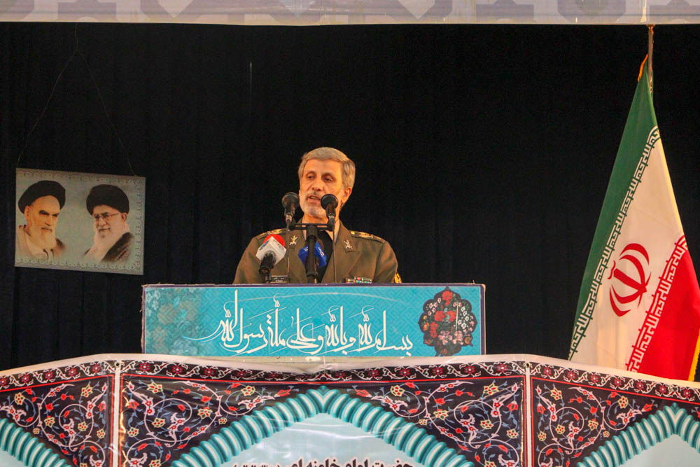 مشت‌های گره‌کرده زنجانی‌ها در دفاع از قدس شریف