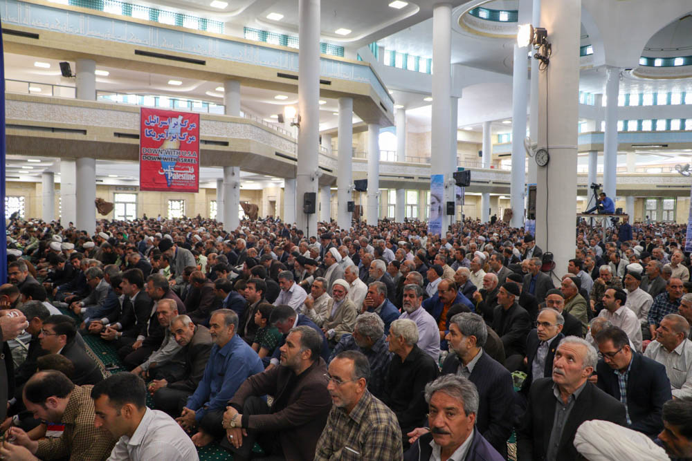 مشت‌های گره‌کرده زنجانی‌ها در دفاع از قدس شریف